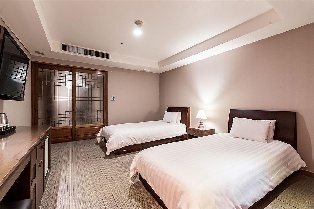 New Hilltop Hotel Seoul Exterior photo