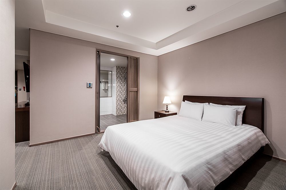 New Hilltop Hotel Seoul Exterior photo