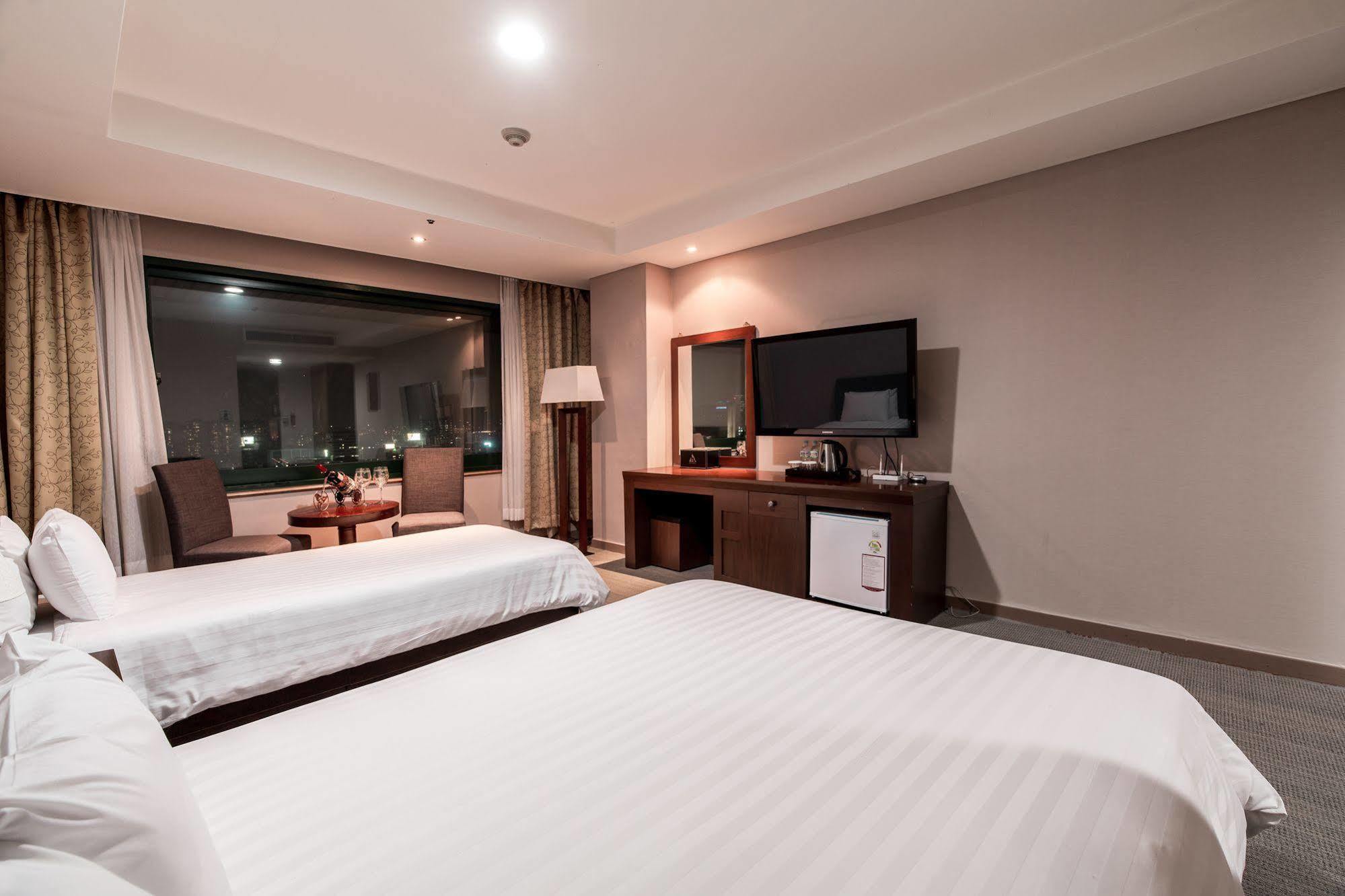 New Hilltop Hotel Seoul Exterior photo